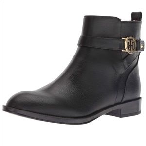 Tommy Hilfiger Runmore ankle booties 9.5 black